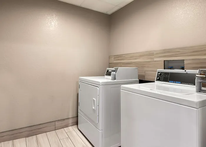 Hotel Surestay By Western East