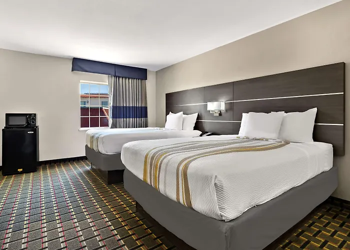 Hotel Surestay By Western East Tulsa