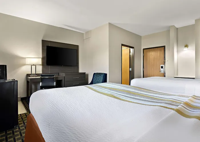 Hotel Surestay By Western East Tulsa