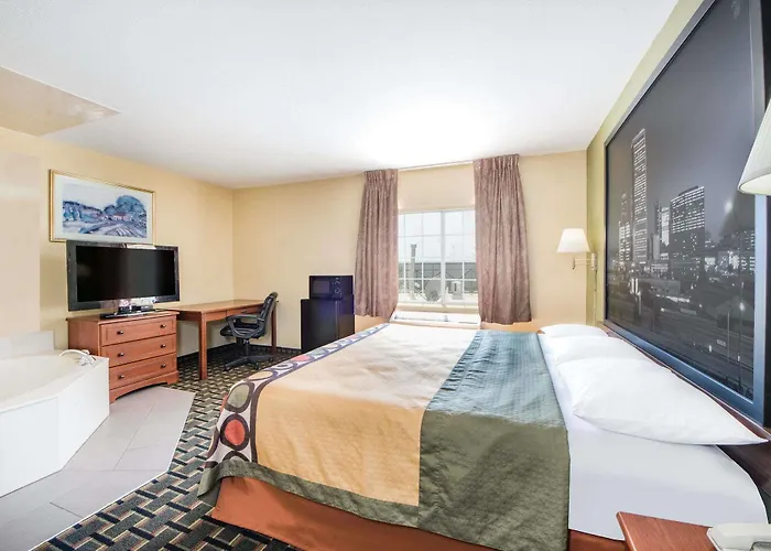 Hotel Surestay By Western East 3*