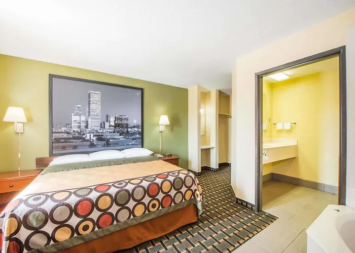Surestay By Western East Hotel 3*