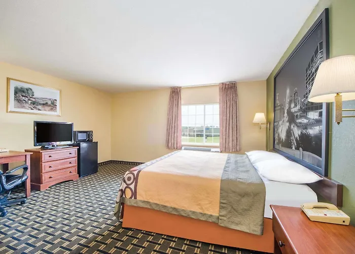 Surestay By Western East Hotel 3*