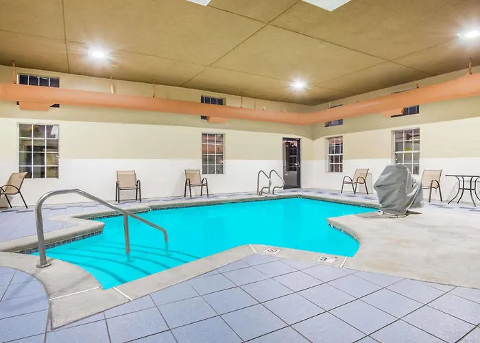 Surestay By Western East Tulsa