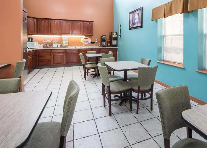 Surestay By Western East 3*