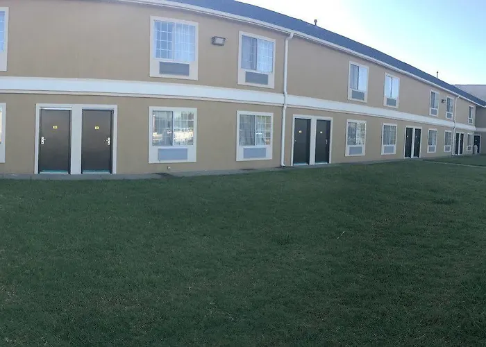 Hotel Surestay By Western East Tulsa