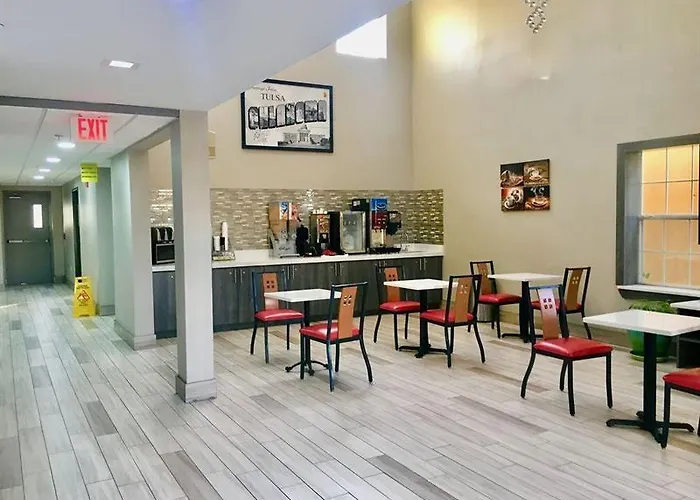 Hotel Surestay By Western East Tulsa